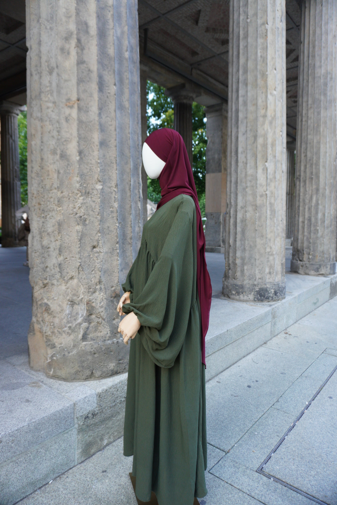 Abaya Almas armeegrün