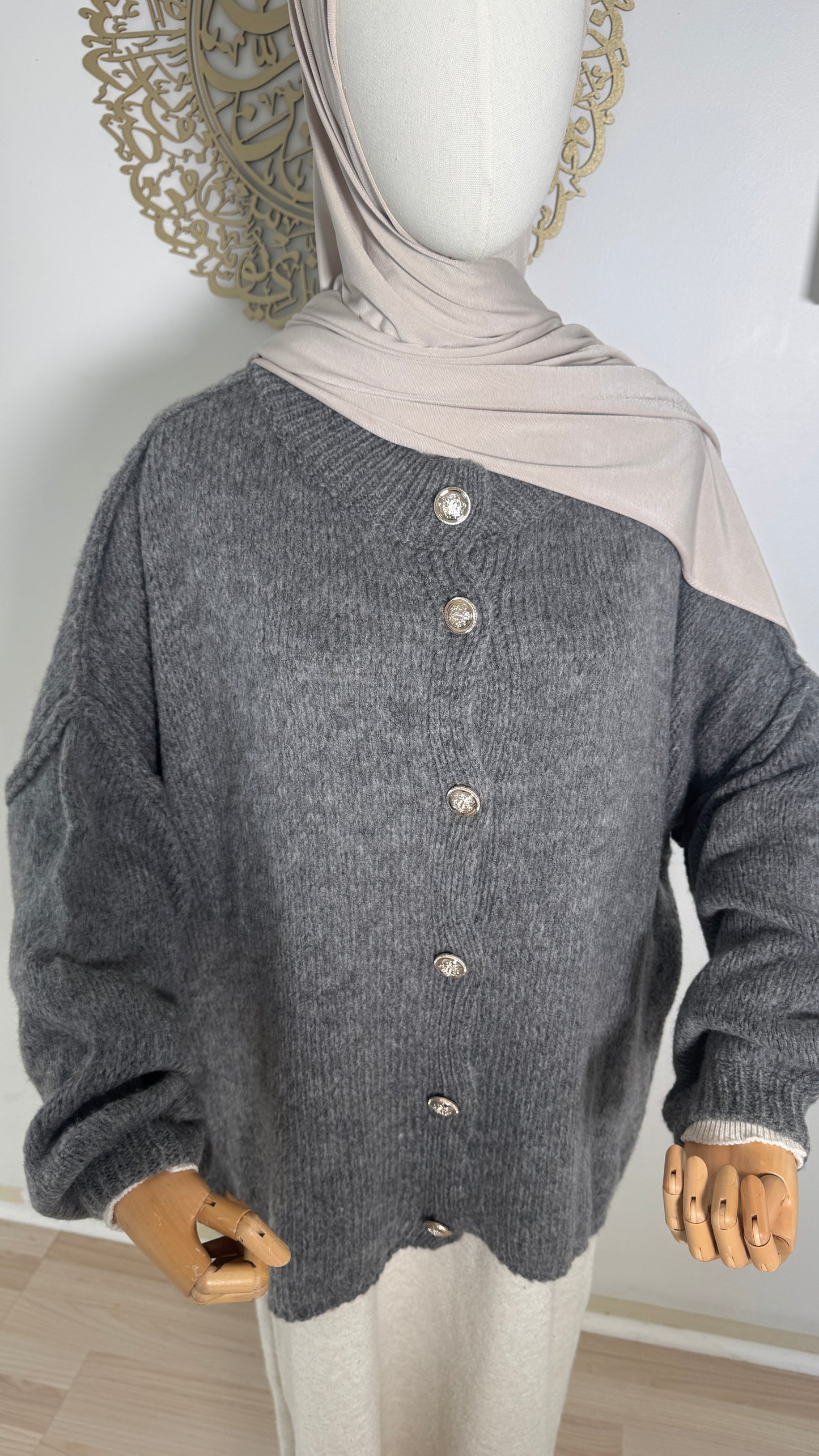 Strickjacke Knöpfe grau