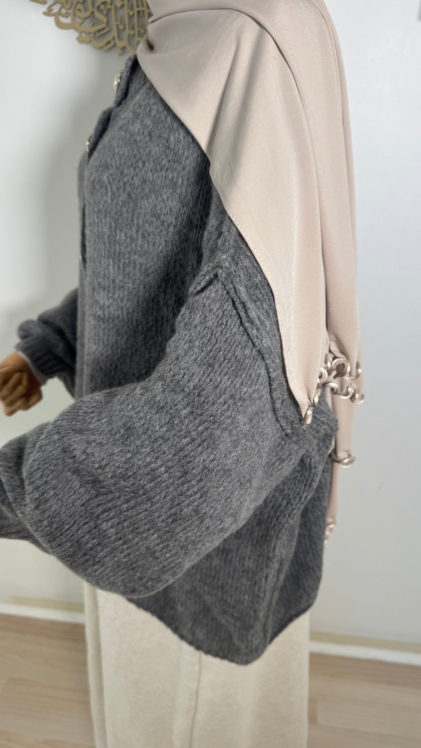 Strickjacke Knöpfe grau