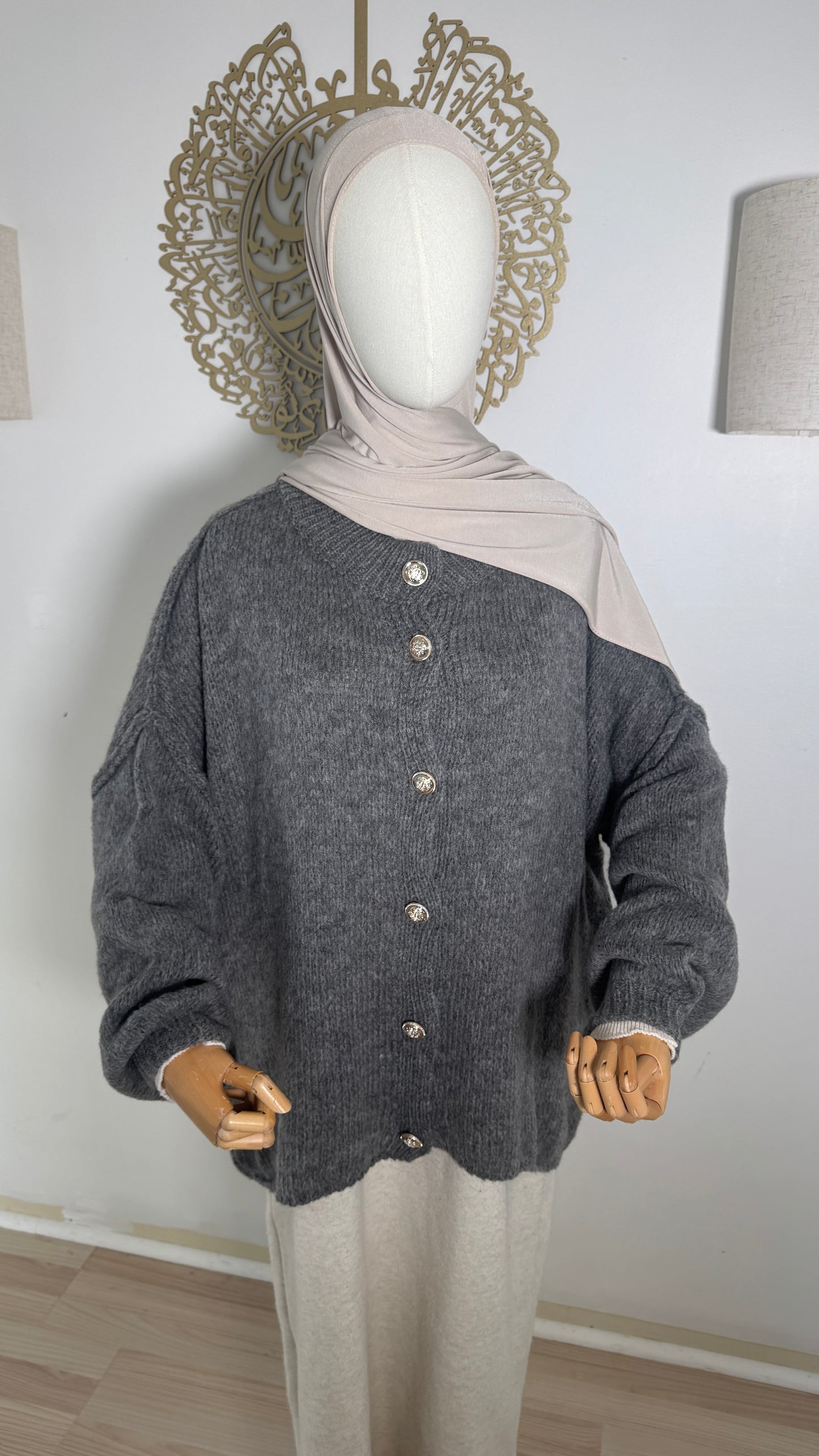 Strickjacke Knöpfe grau